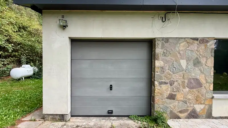 --- NOUVEAU --- Bungalow quatre façades avec 2 chambres, garage et grand jardin dans un environnement verdoyant. foto 6