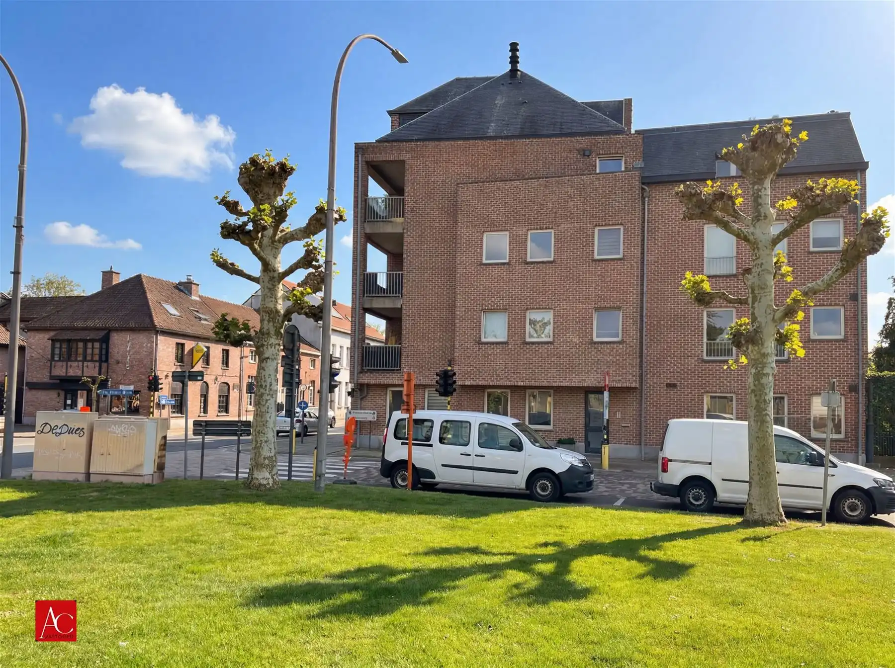 Appartementsgebouw met 12 entiteiten  foto 2