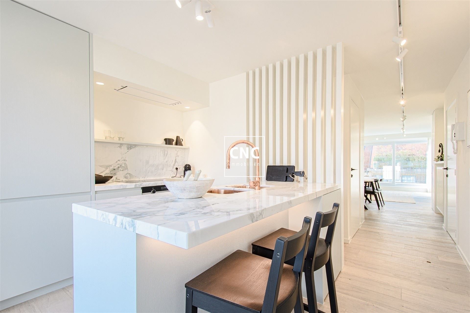 Stijlvol gerenoveerde duplex op toplocatie in Knokke

 foto 8