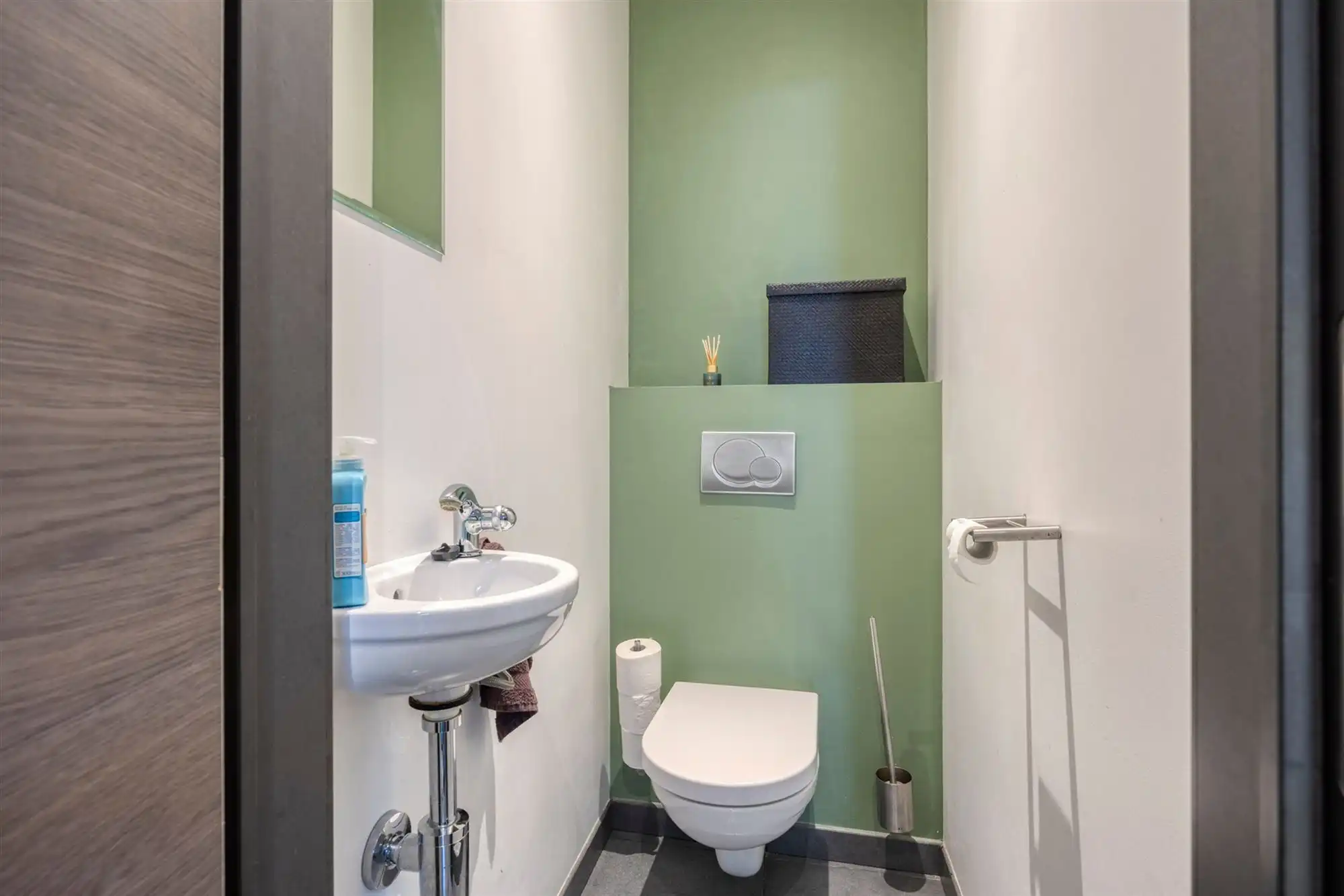 Verrassend ruime instapklare gezinswoning met garage foto 12