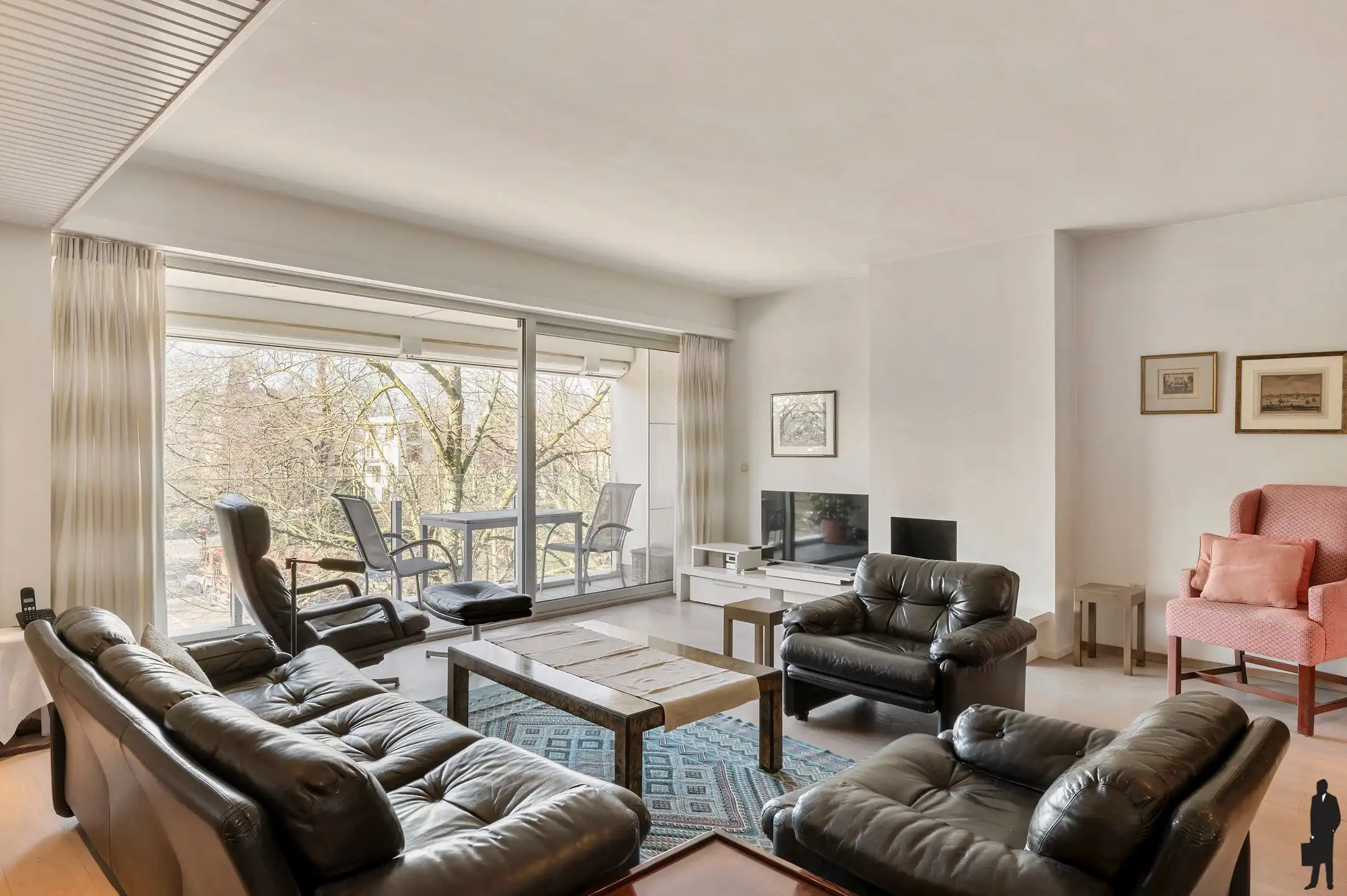 Dit lichtrijke en instapklare appartement combineert comfort, ruimte en een warme uitstraling op een uitstekende ligging. foto 5