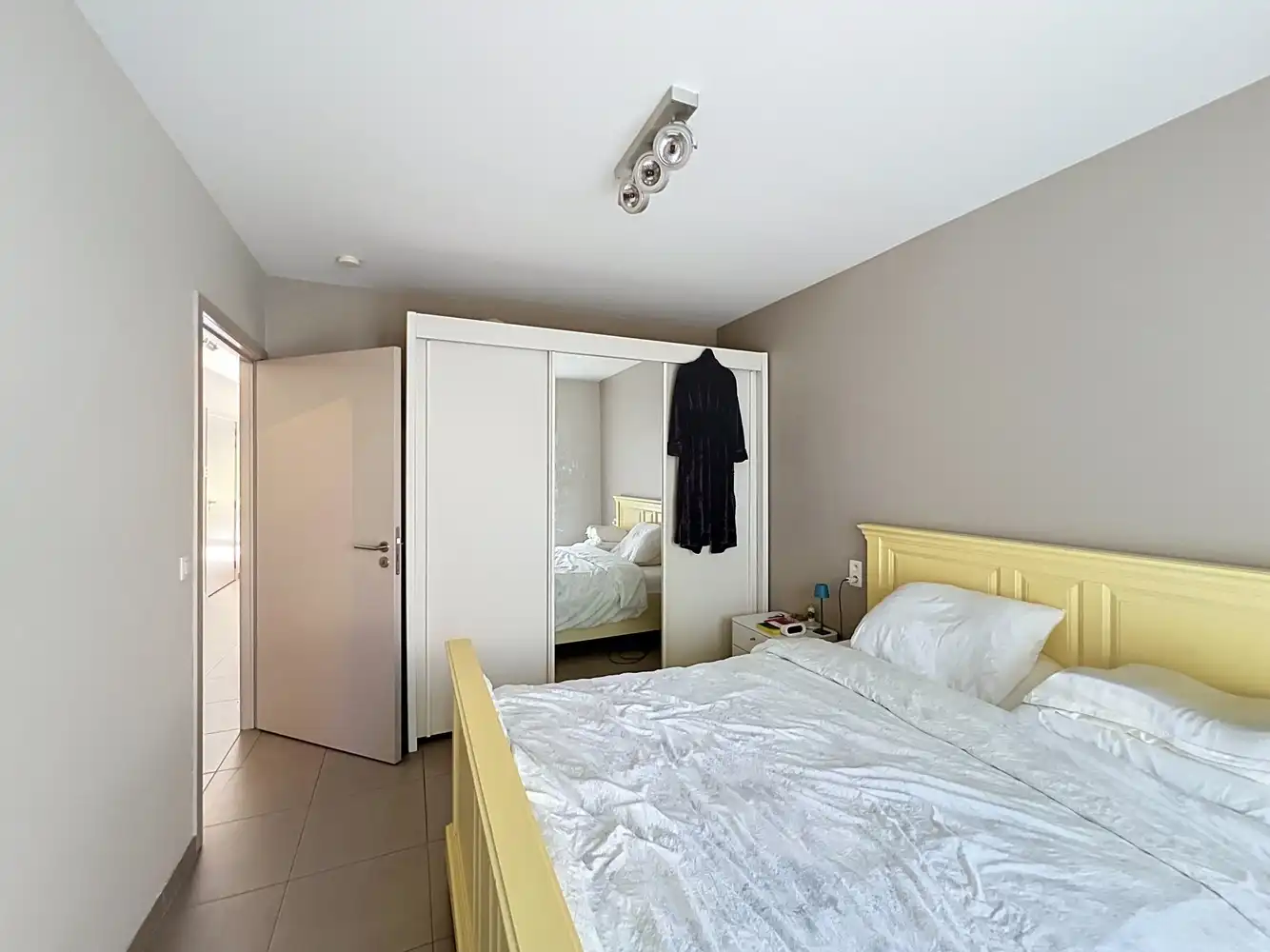 Ruim gelijkvloers appartement voor senioren met zicht op pastorietuin foto 8