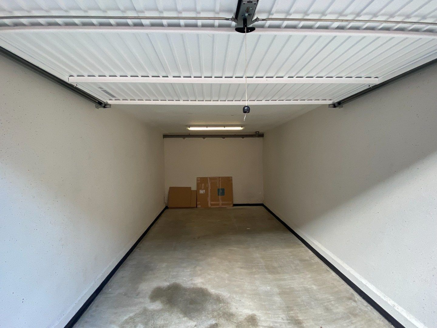 GARAGEBOX GELEGEN IN DORPSKERN VAN PITTEM!  foto 3