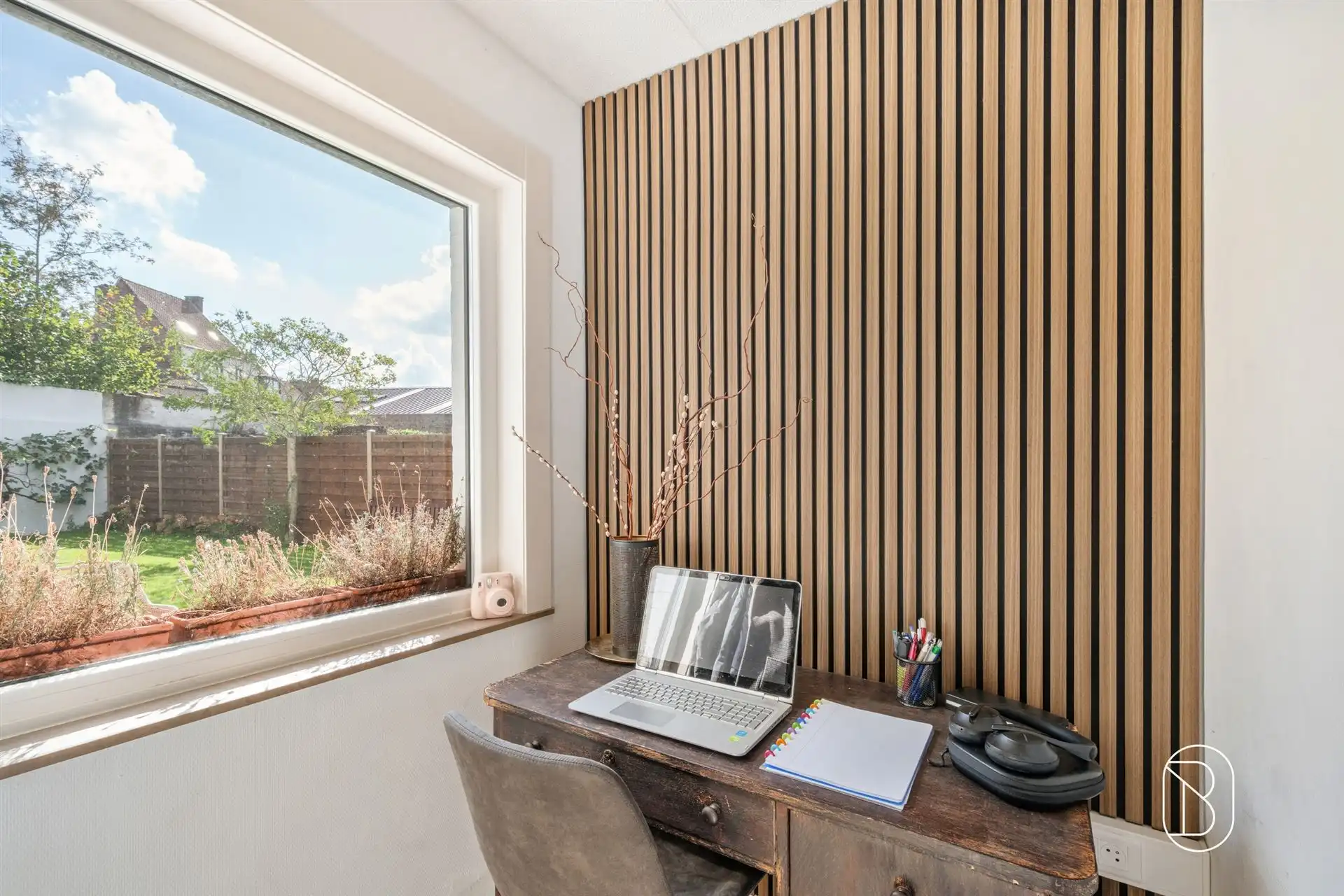 Verrassend ruime burgerwoning met 3 slk, tuin en garage foto 3
