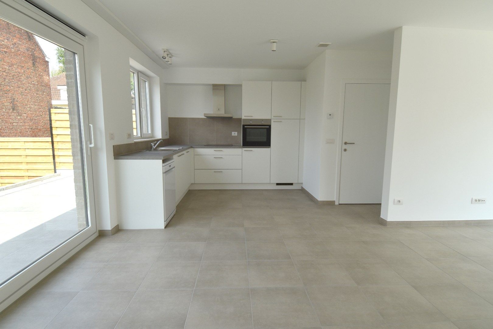 Nieuwbouwwoning te huur in Gullegem op een rustige en  kindvriendelijke locatie foto 3