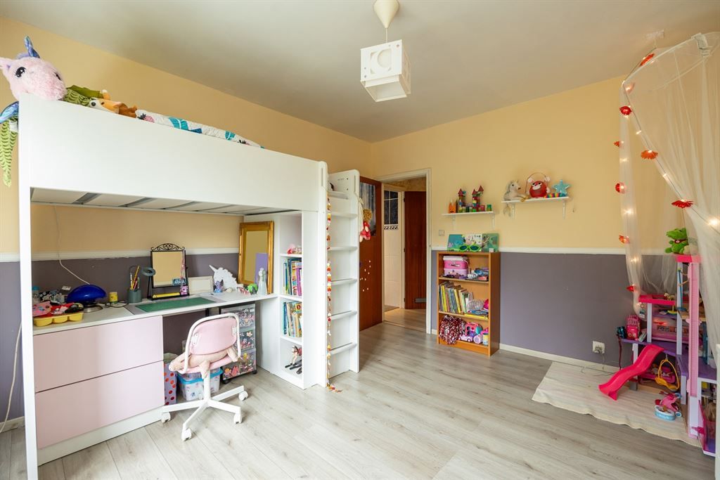 Ruime bel-etage met 3 slpk en gezellige tuin foto 16