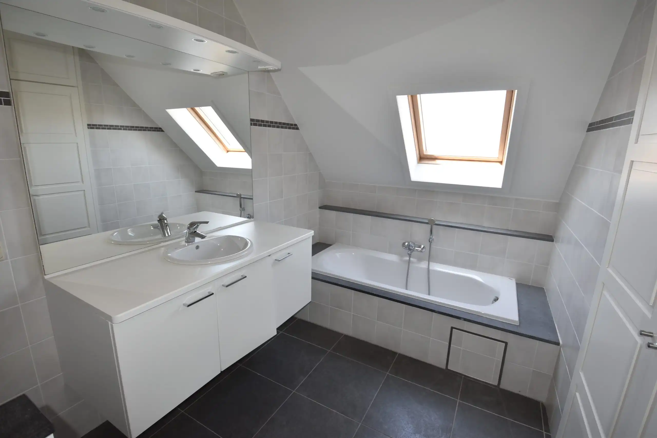 Duplexappartement – Centrum Beveren – Ruimtelijk, luxe en instapklaar foto 25