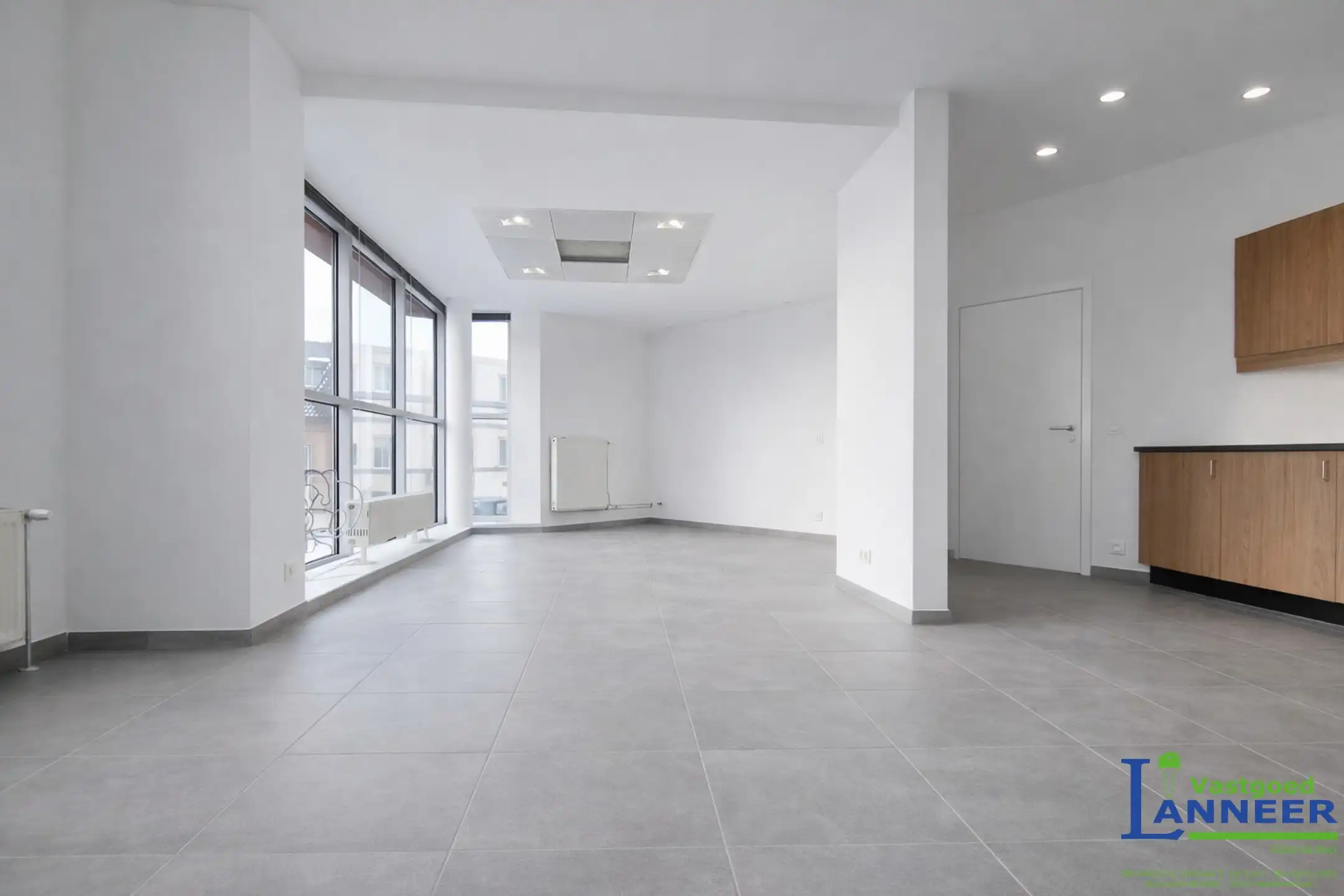 Kantoorruimte met grote raampartij en visibiliteit te Herne foto {{pictureIndex}}