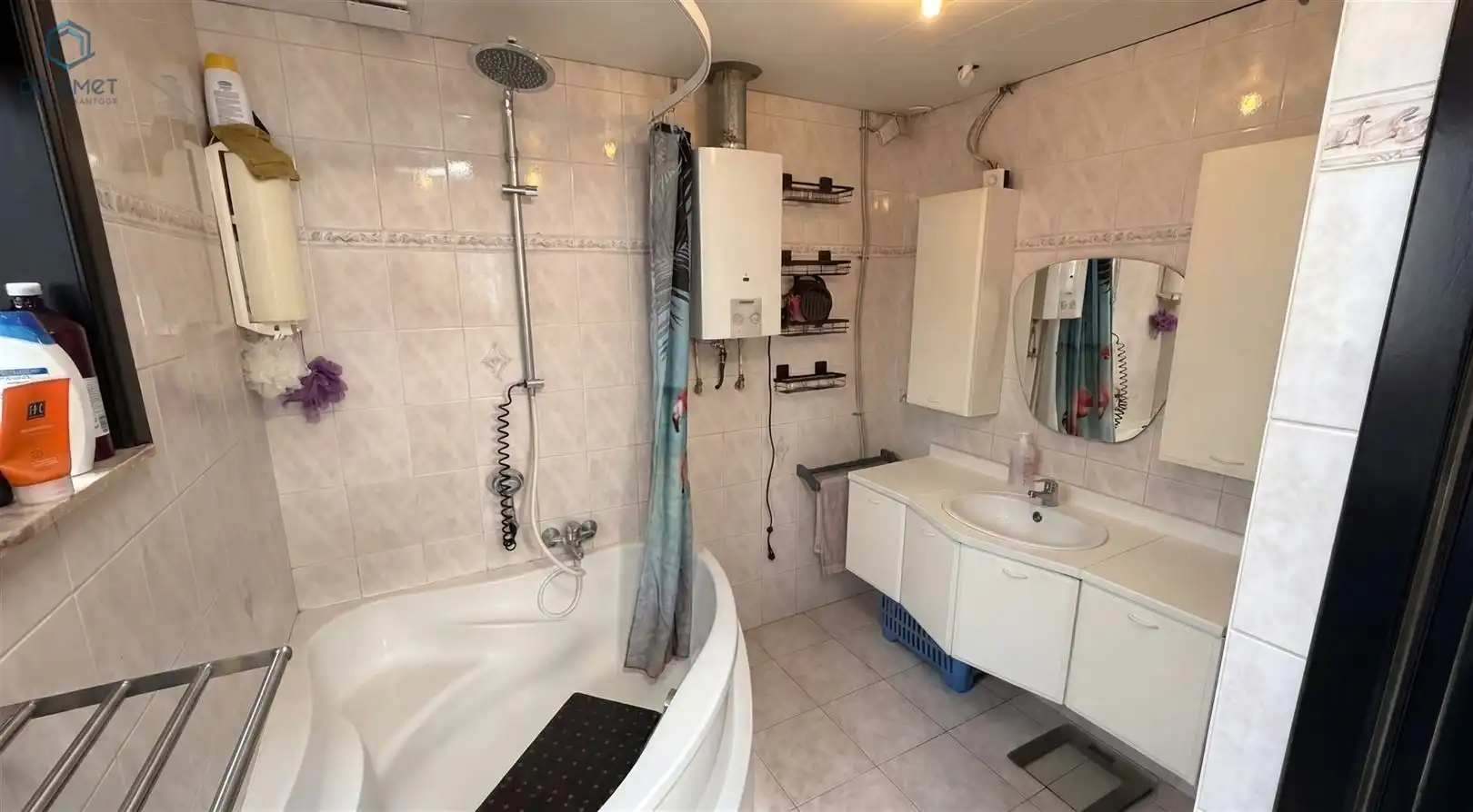 OP TE FRISSEN WONING MET 4 SLP EN RUIME TUIN foto 6