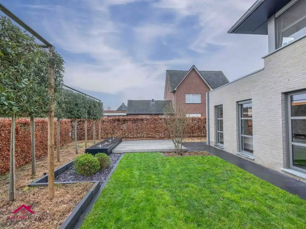 Vrijstaande woning in hedendaagse stijl foto 10