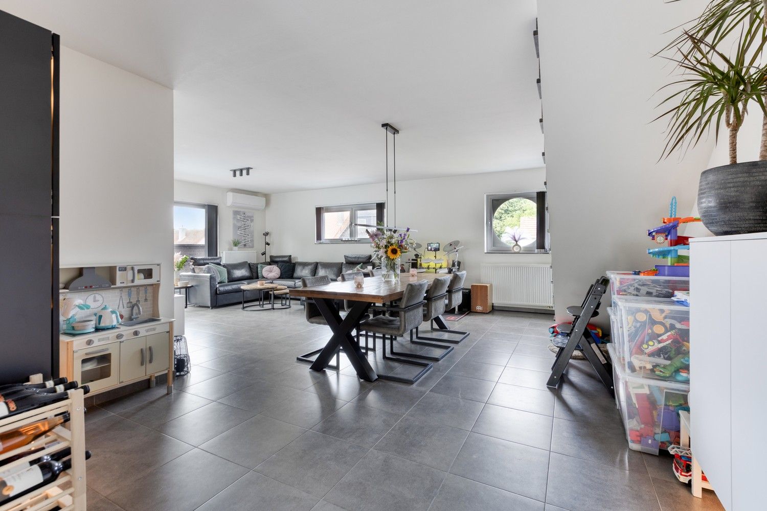 Instapklare en lichtrijke duplex met terras, garage én drie slaapkamers foto 11