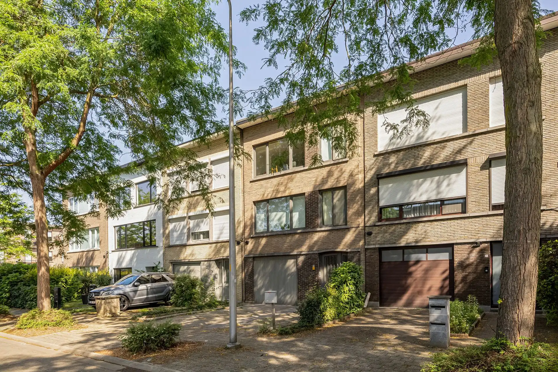 Gebouw met 2 appartementen, tuin en garage foto 2