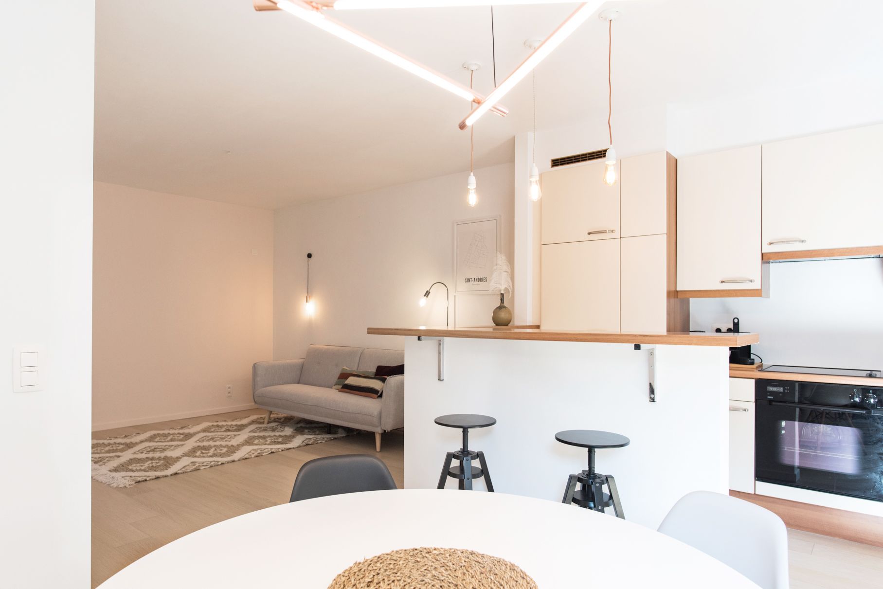 Sfeervol ingericht appartement onder de Onze Lieve Vrouwekathedraal foto 4