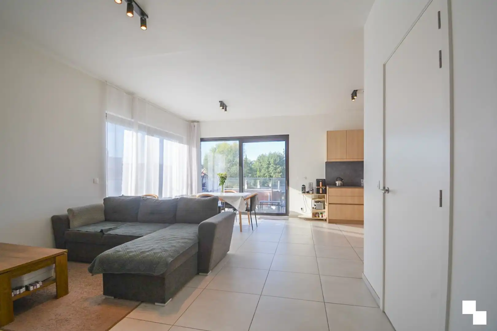 Energiezuinig 2-slaapkamer appartement met garage - centrum Rumbeke foto 4
