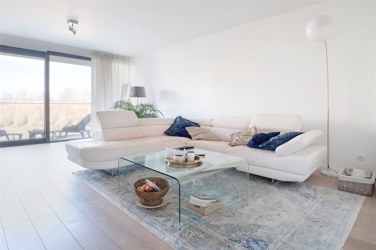 Ruim en modern appartement in het groene Wijnegem foto {{pictureIndex}}