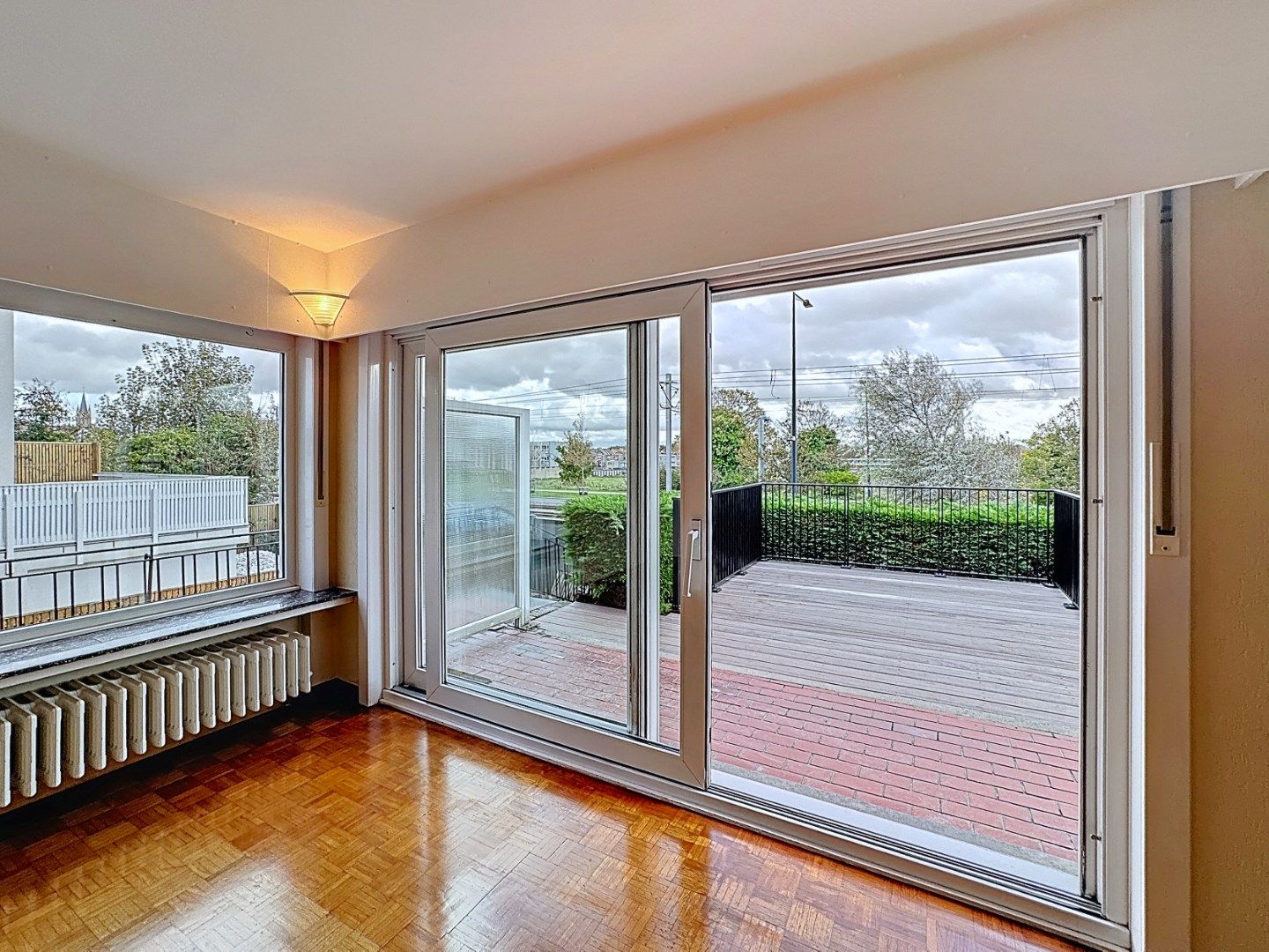 Ruime woning met 3 slaapkamers en garage foto 7