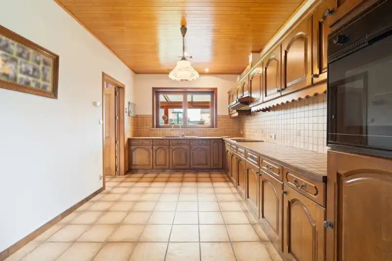 --- NIEUW --- Op te frissen ruime landelijke woning te Drongen! foto 8