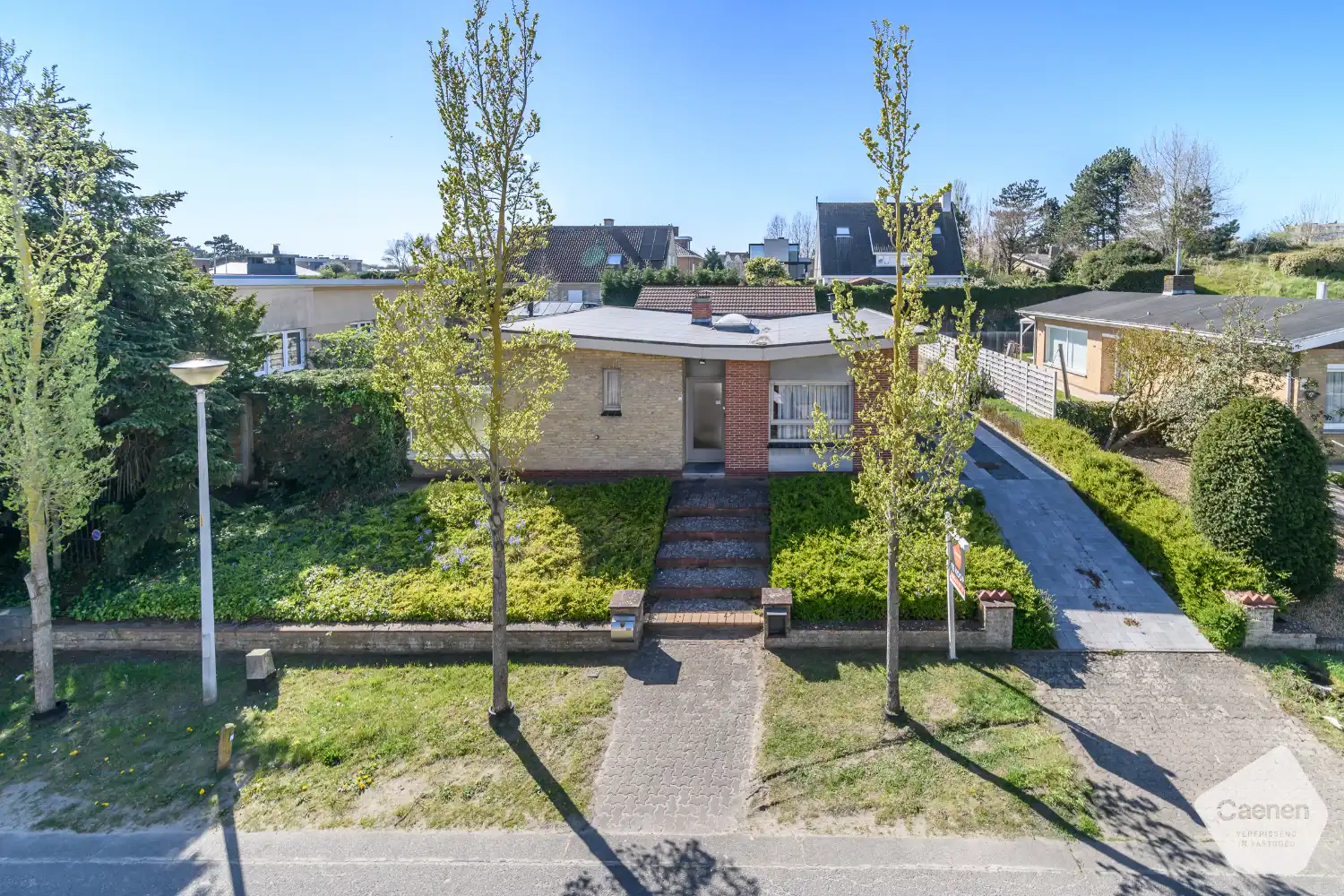 Charmante alleenstaande villa met ruime zuidgerichte tuin en garage in De Panne foto 8