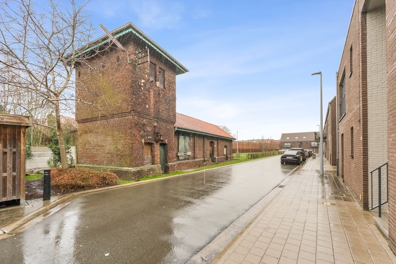 Roeselare-Centrum – UNIEK woonconcept gelijkvloers appartement met tuin, terras & garage in hippe wijk OVERSTATIE foto 18