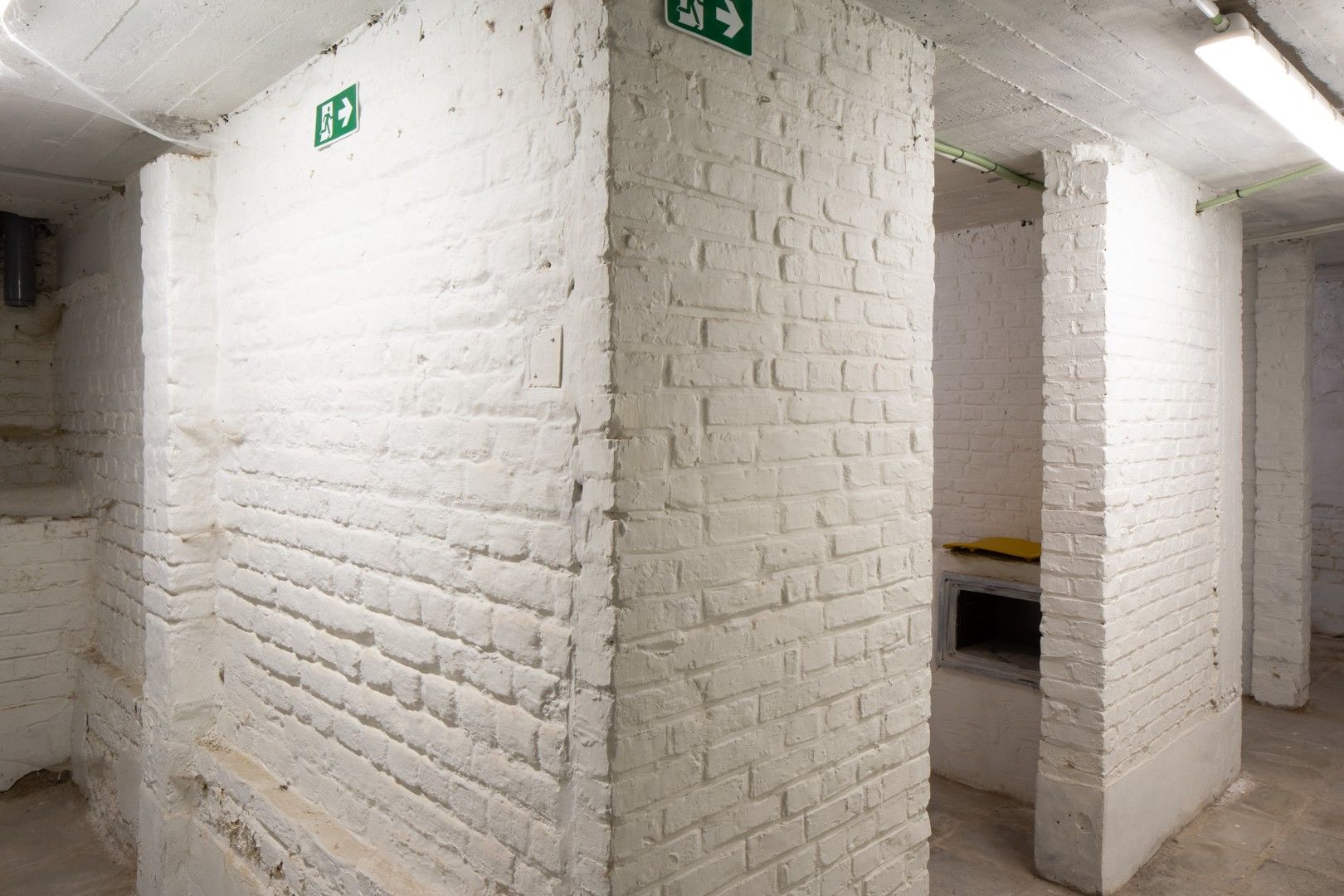 Gelijkvloerse handelsruimte op centrale ligging met uitzonderlijke visibiliteit foto 6