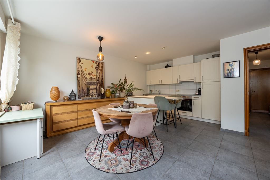 Gelijkvloers appartement met groene tuin foto 9
