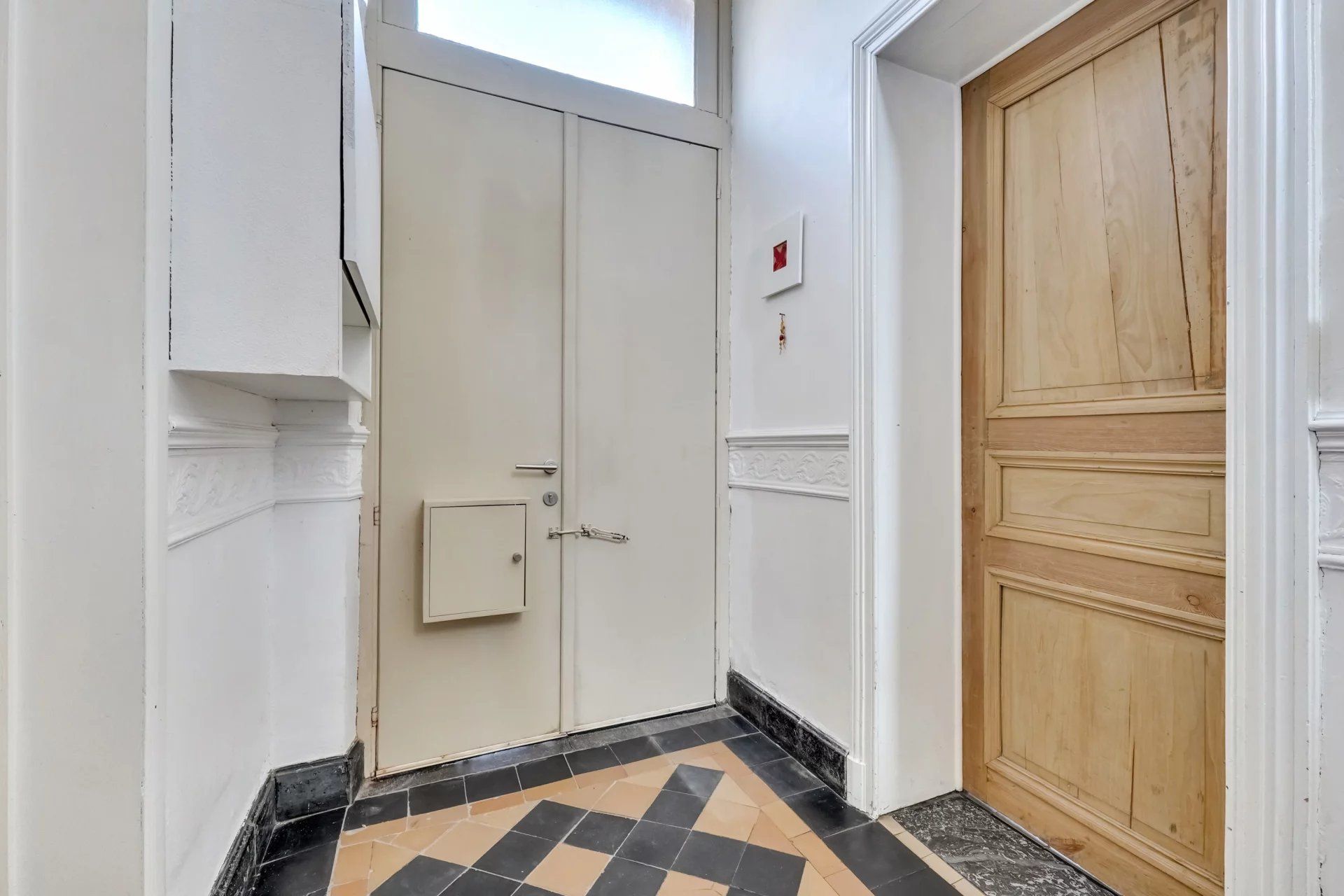 Karaktervolle woning met zwembad en ingerichte leefzolder foto 3