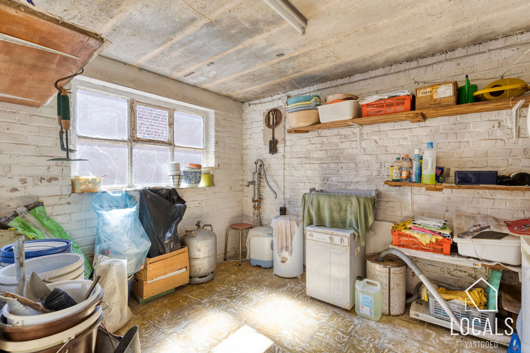 Woning met veel potentieel - tuin en grote zolder foto 14