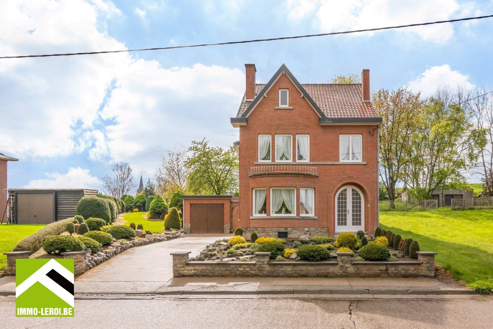 Landelijk gelegen woning met polyvalent bijgebouw + weide te Lauw Tongeren  foto 1