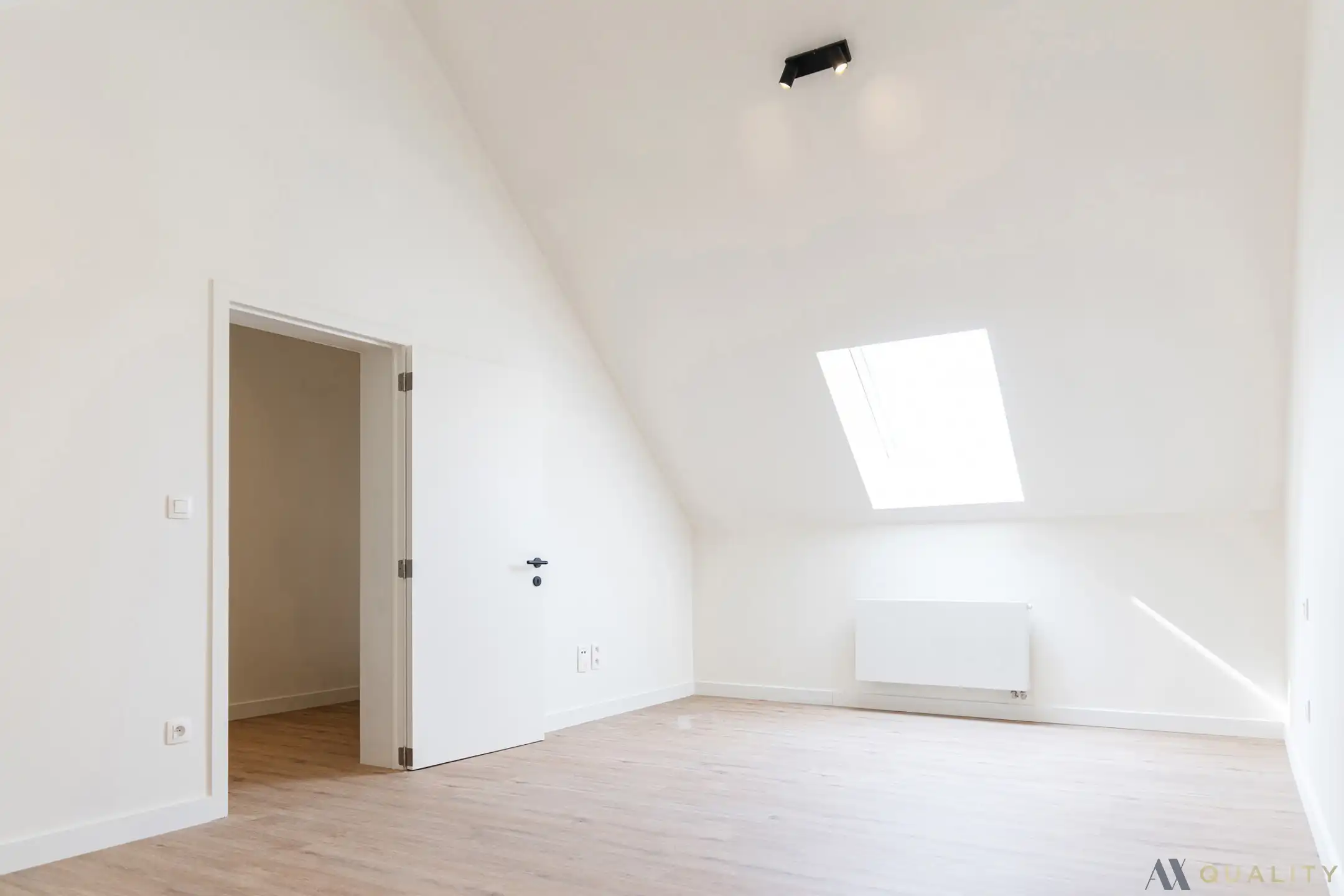 Totaal gerenoveerde burgerwoning met garage, 4 slaapkamers en zonnige Zuidwest-tuin in Peizegem (Merchtem) foto 29