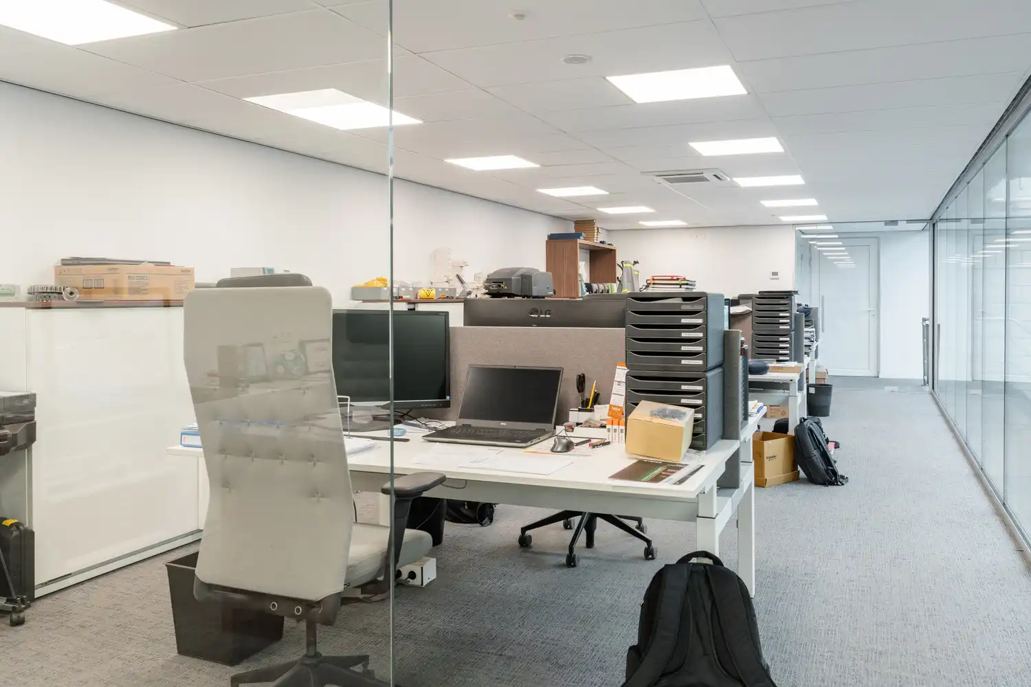 BEDRIJFSPAND MET CONCIERGEWONING foto 104