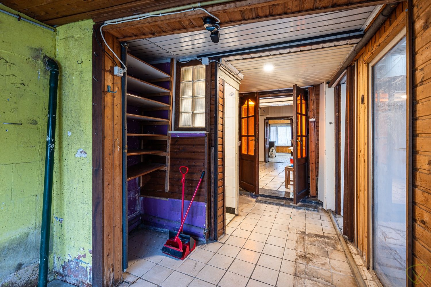 Ruime te renoveren stadswoning in het hartje van Eeklo foto 8