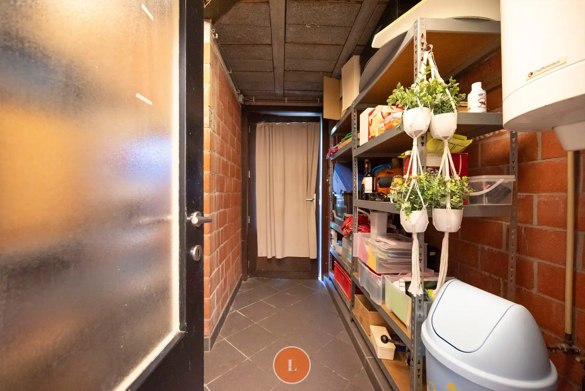 Handelspand met duplexappartement, tuin en garage in het hart van Lauwe foto 8