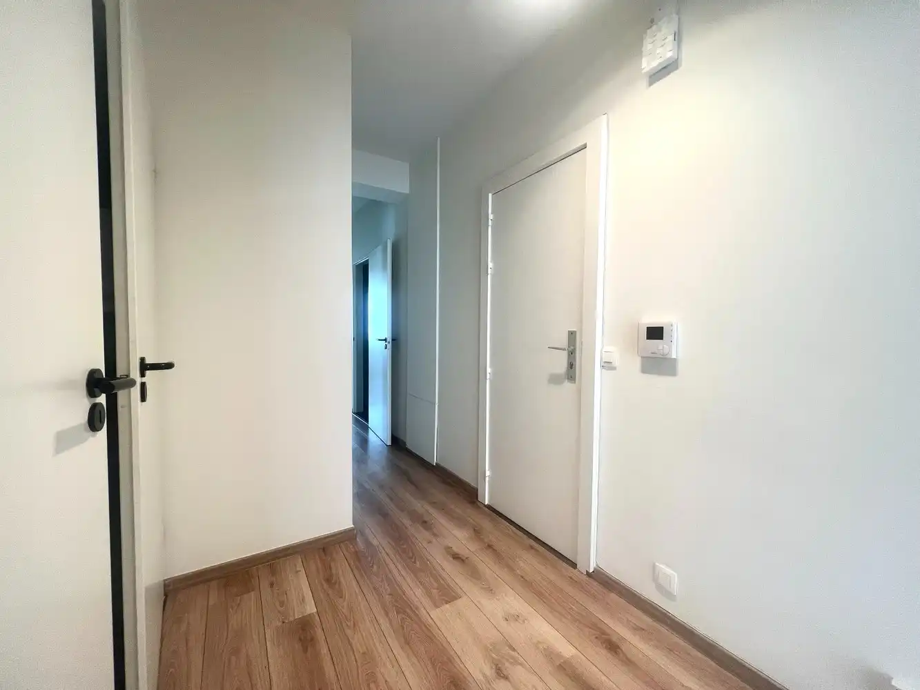 Gerenoveerd en ruim 2-slpk appartement te huur nabij het Stadspark! foto 9