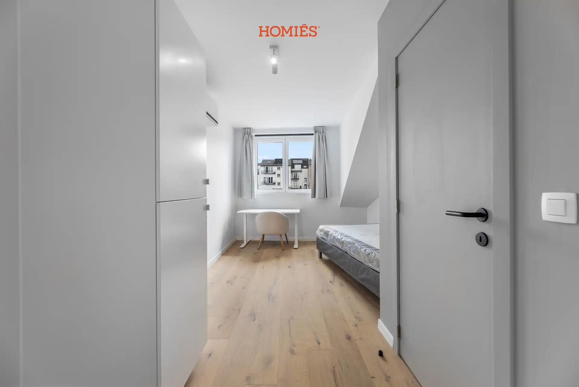 Karaktervolle dakkamer met eigen sanitair foto 2