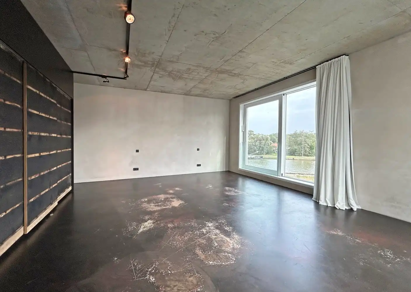 Prachtige&nbsp;loftlook appartement gelegen in de site van Axel Vervoordt met 1 slaapkamer te Wijnegem foto 10