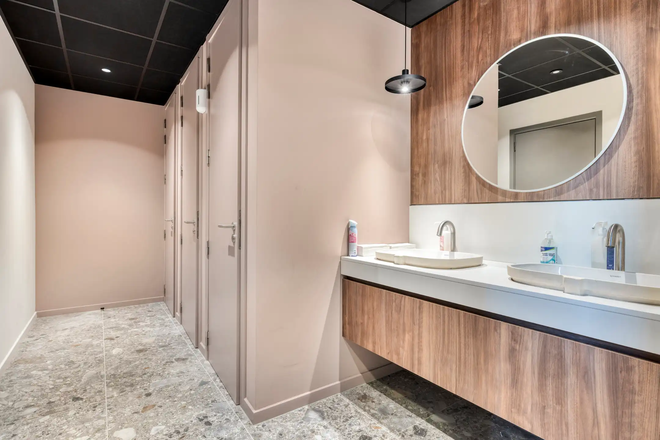THE ULTIMATE : Moderne kantoorruimte van 1.116 m²  Berchem foto 33