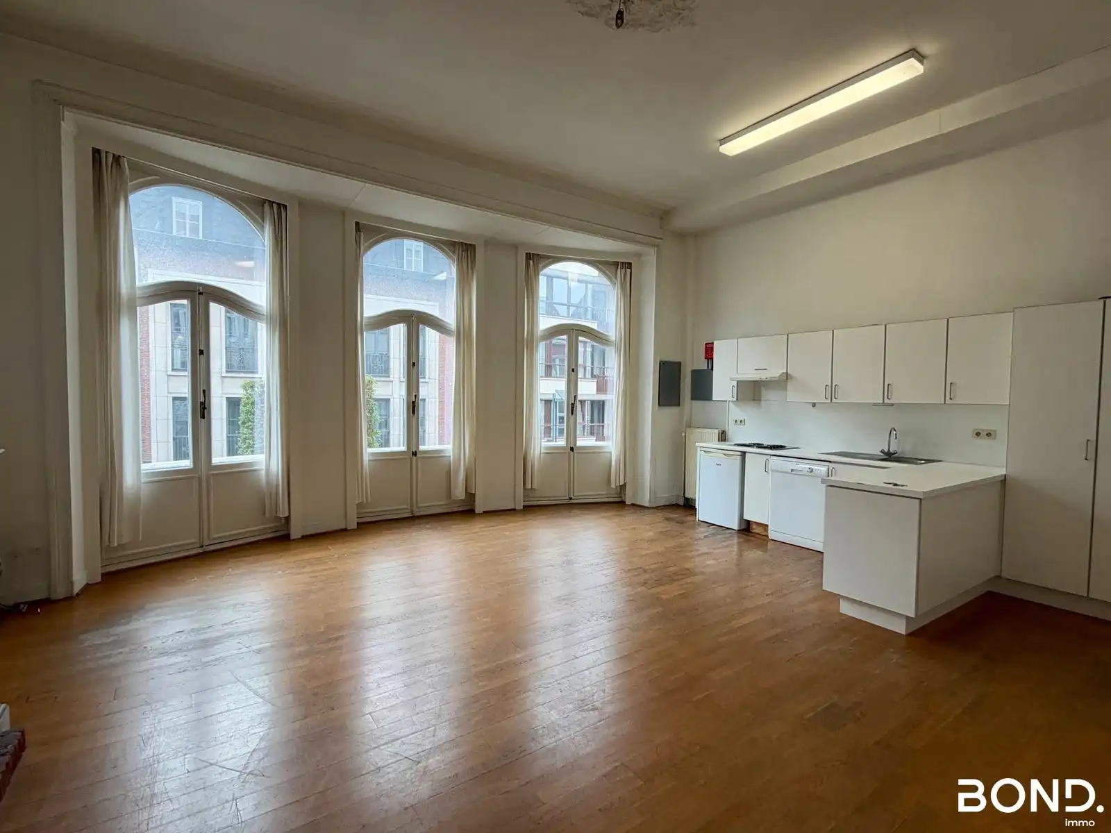 Ruim 1-slaapkamer appartement te huur in het hart van Leuven foto 2