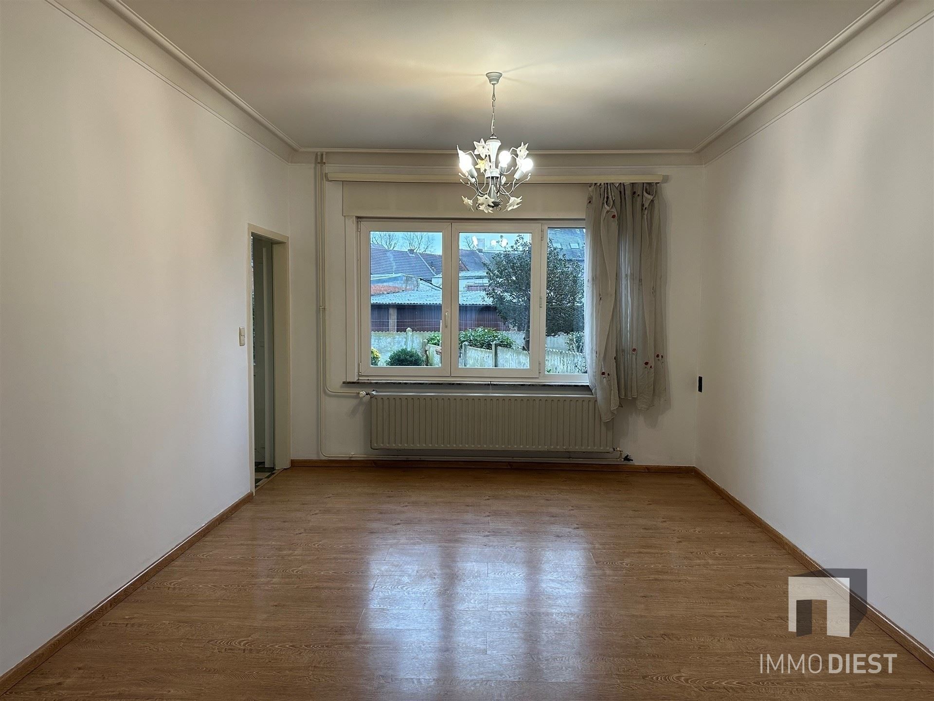 Op te frissen stadswoning met 3 ruime slaapkamers, bureau of dressing foto 2