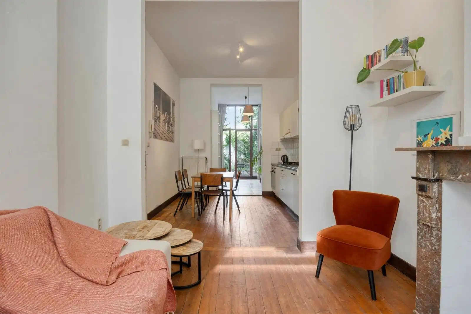 Instapklaar 1-slpk appartement met tuin foto 3