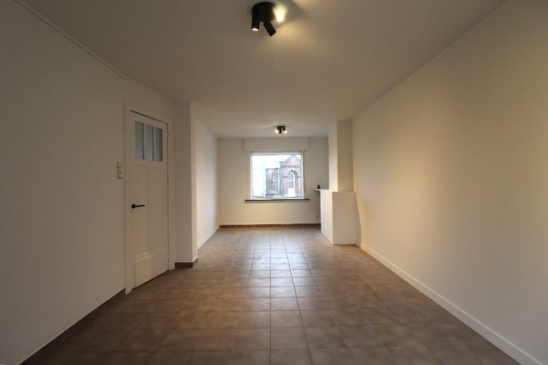 Gerenoveerde, energiezuinige woning te huur in de Stuivenbergstraat te Izegem foto 2