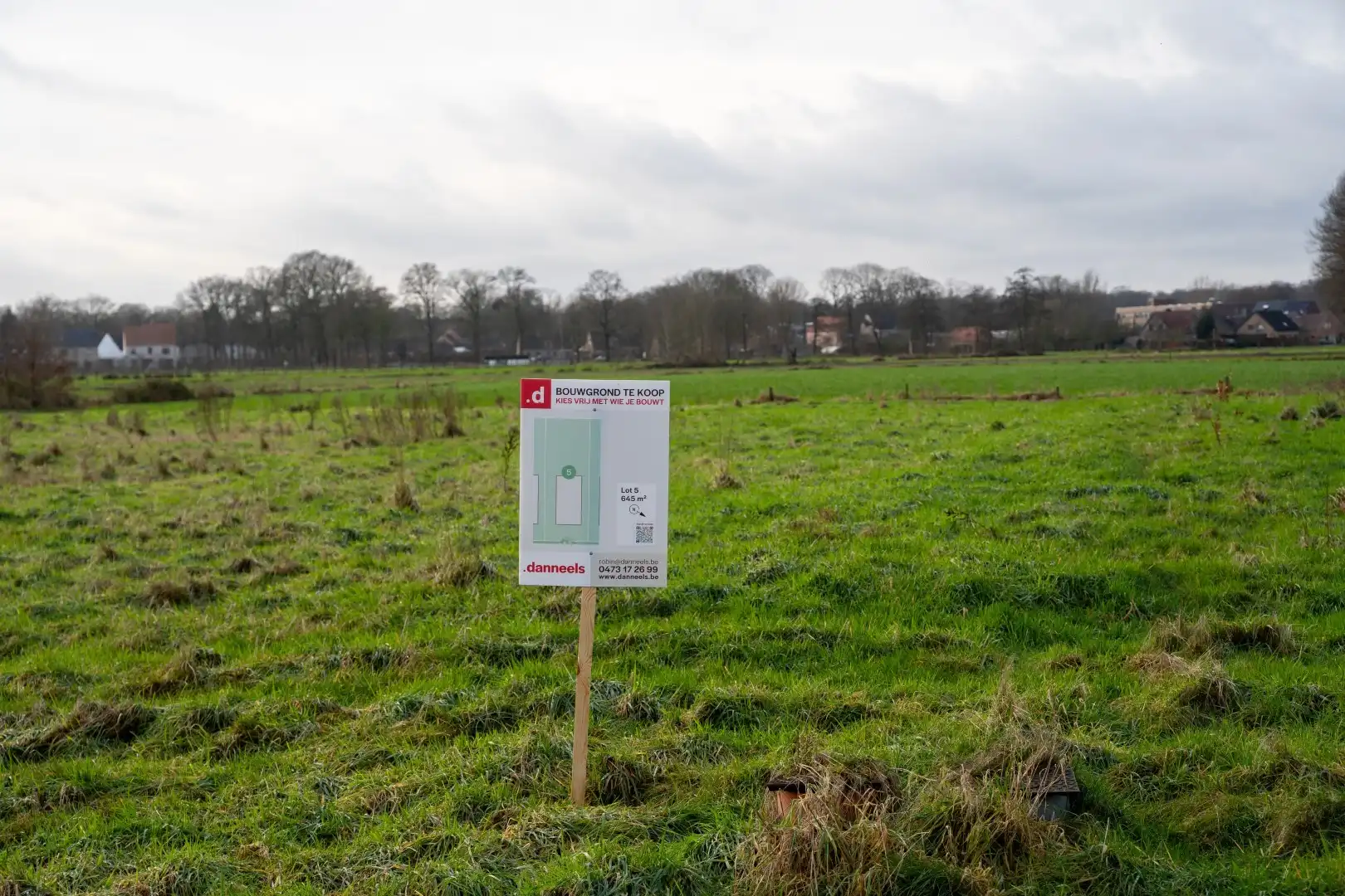Bouwgronden voor open bebouwing in landelijke omgeving foto {{pictureIndex}}