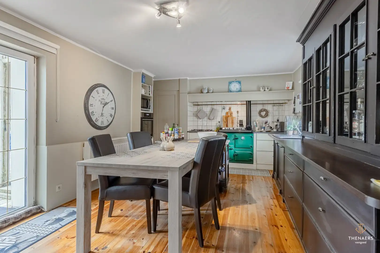 Karaktervolle hoevewoning met 3 slaapkamers, gezellige binnenkoer en tuin op een perceel van 370 m². foto 9