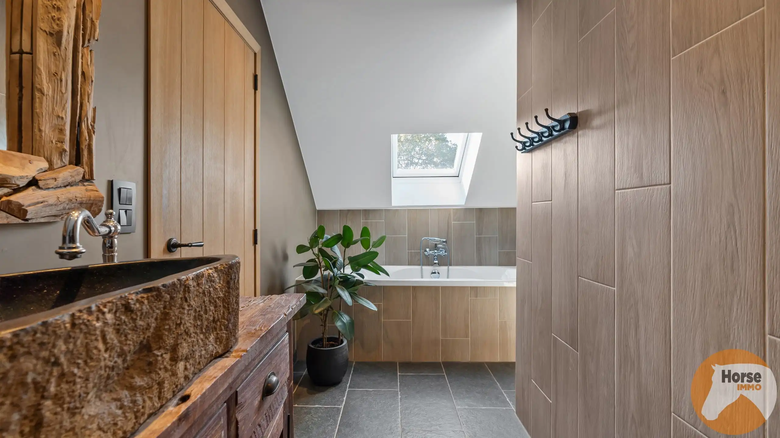 HAM - Langgevelhoeve met stallen en piste foto 21