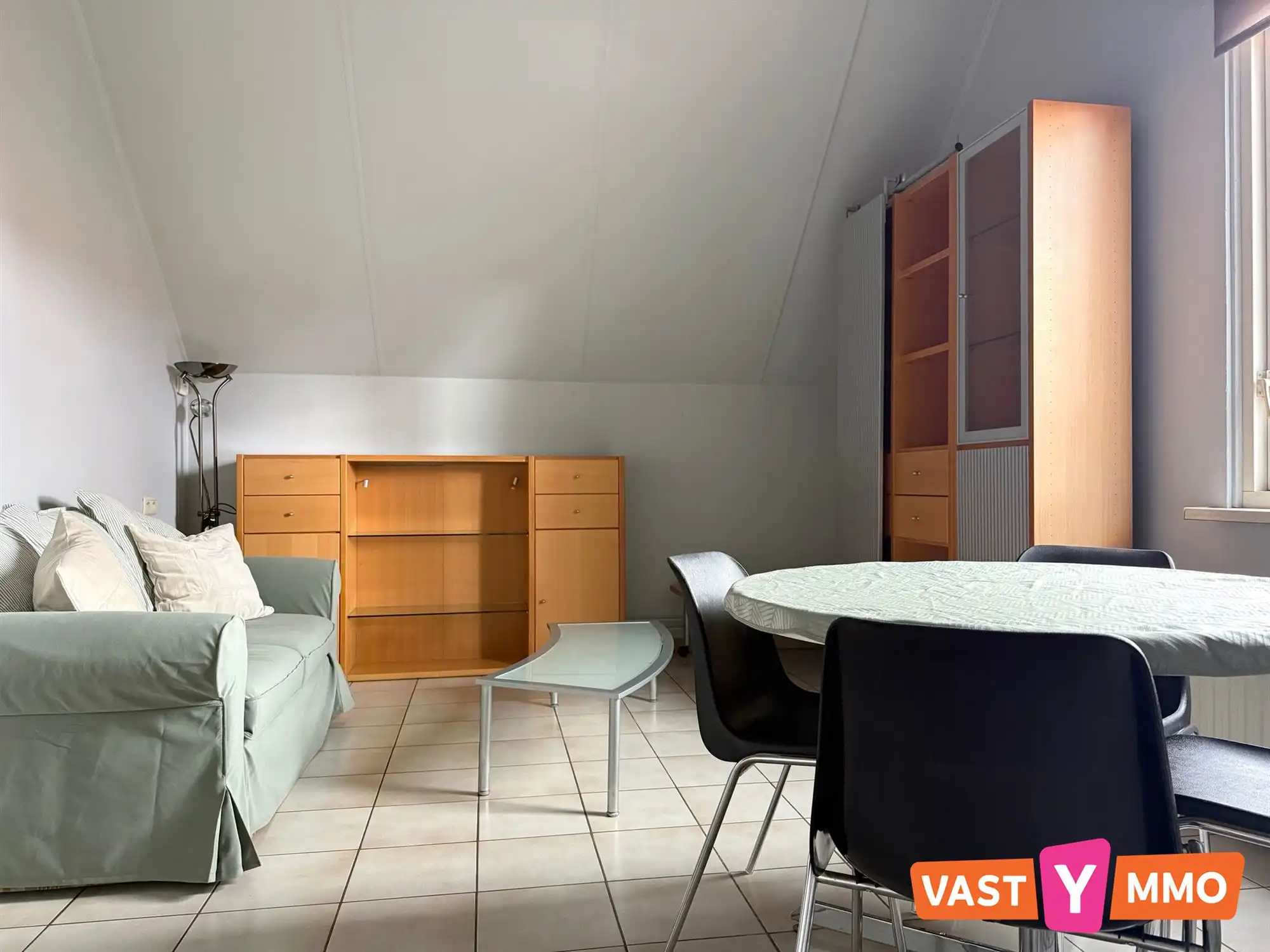 Gemeubeld dakappartement foto {{pictureIndex}}