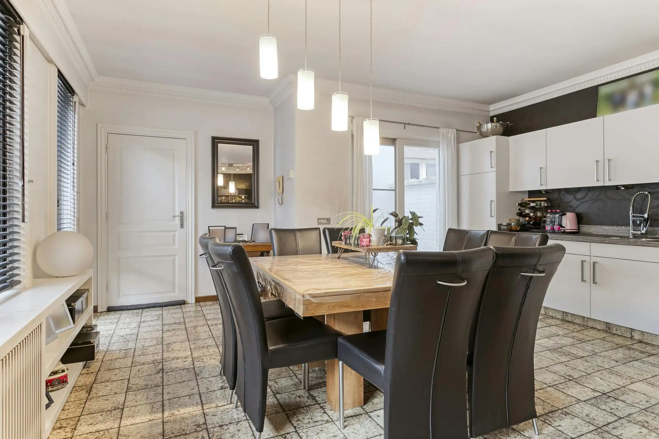 Handelspand met woonst te koop in centrum Menen foto 7