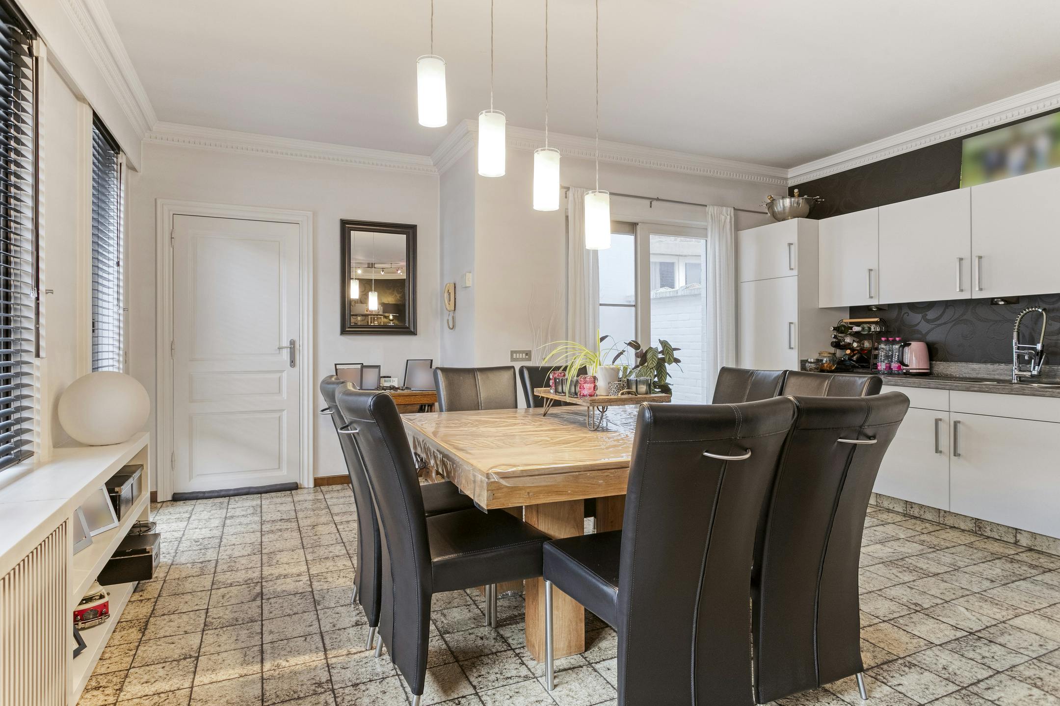 Handelspand met woonst te koop in centrum Menen foto 7