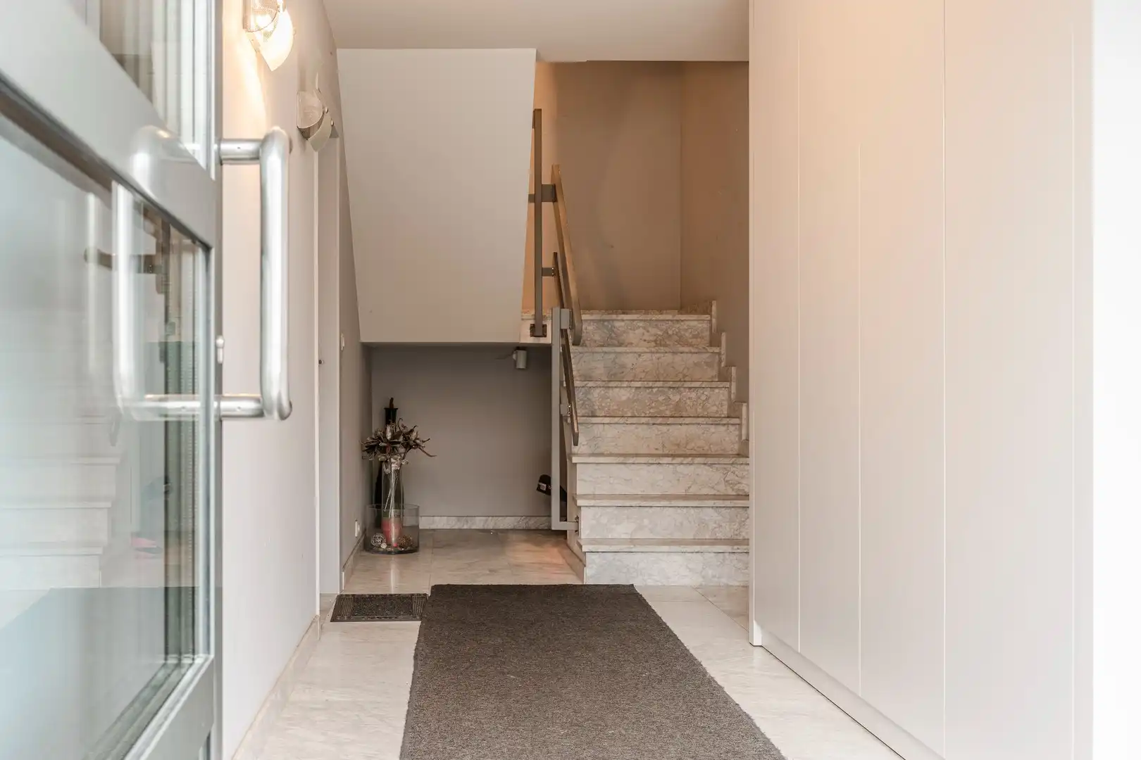 Instapklaar appartement met ruime zonneterras! foto 14