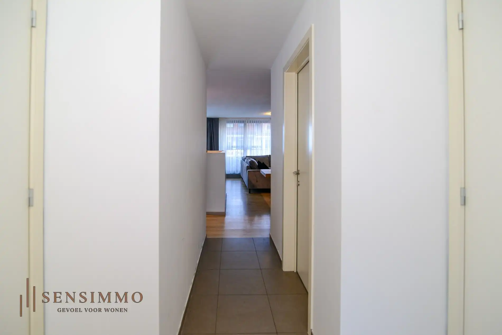 Instapklaar 2-slaapkamerappartement met dubbele terras in hartje Eisden foto 12