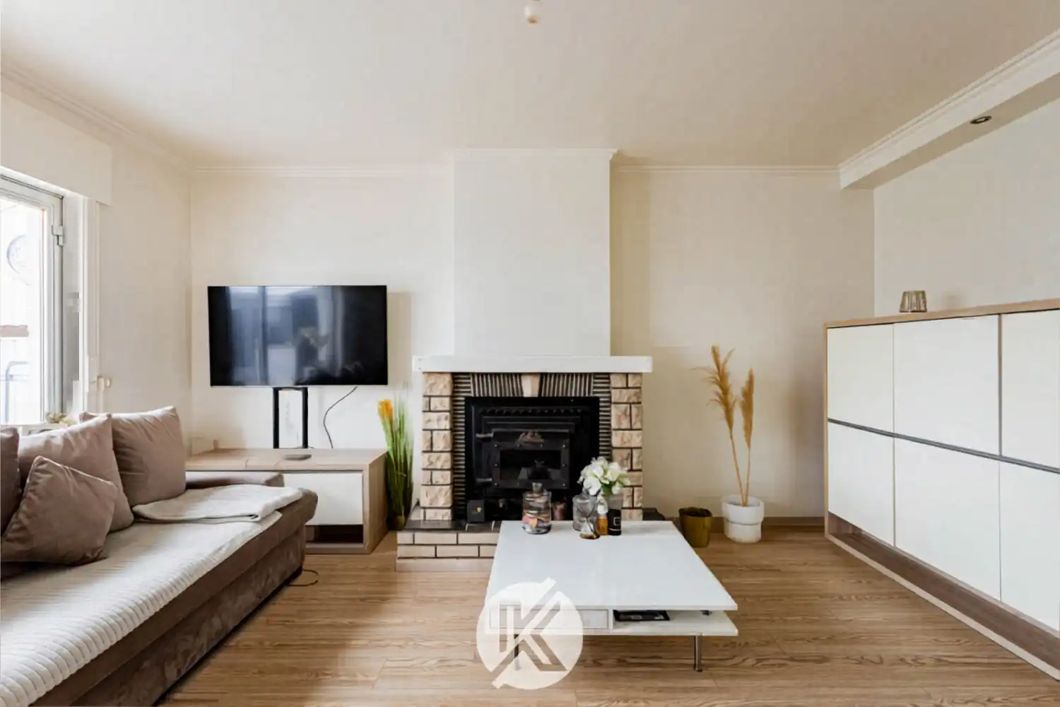 Solide halfopen gezinswoning nabij centrum foto 9