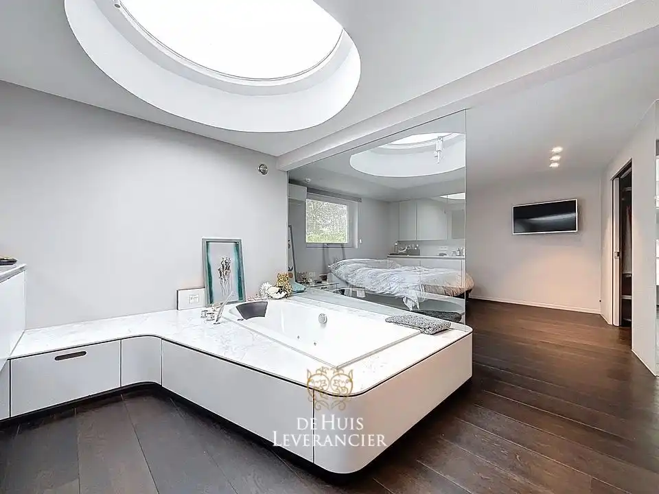 Elegante laagbouwvilla waar discrete rust, moderne uitstraling en standing versmelten in het 'Zoute' van Sint-Idesbald te koop foto 32